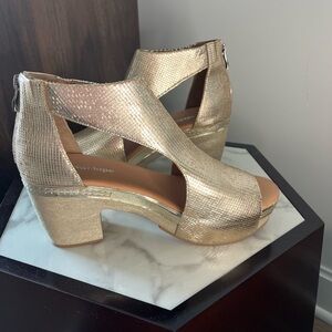 Antelope K03 Teague Gold Cut out ankle boots Us 9, EU 40